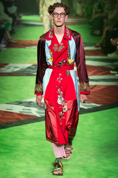 Look 27